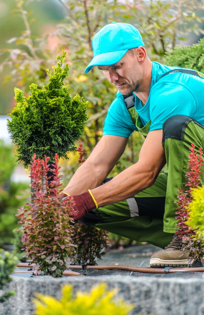 Giardiniere con abbigliamento da lavoro personalizzato